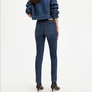 Levi’s Shaping Slim Mid Ride Jeans